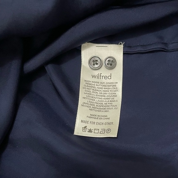 Aritzia Wilfred Effortless Satin Tie-front Blouse NWT Pure Indigo (Navy) - Large - Picture 10 of 11